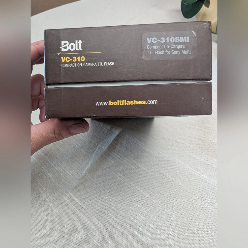 NEW Bolt VC-310F Compact On-Camera TTL Flash for Fujifilm Cameras